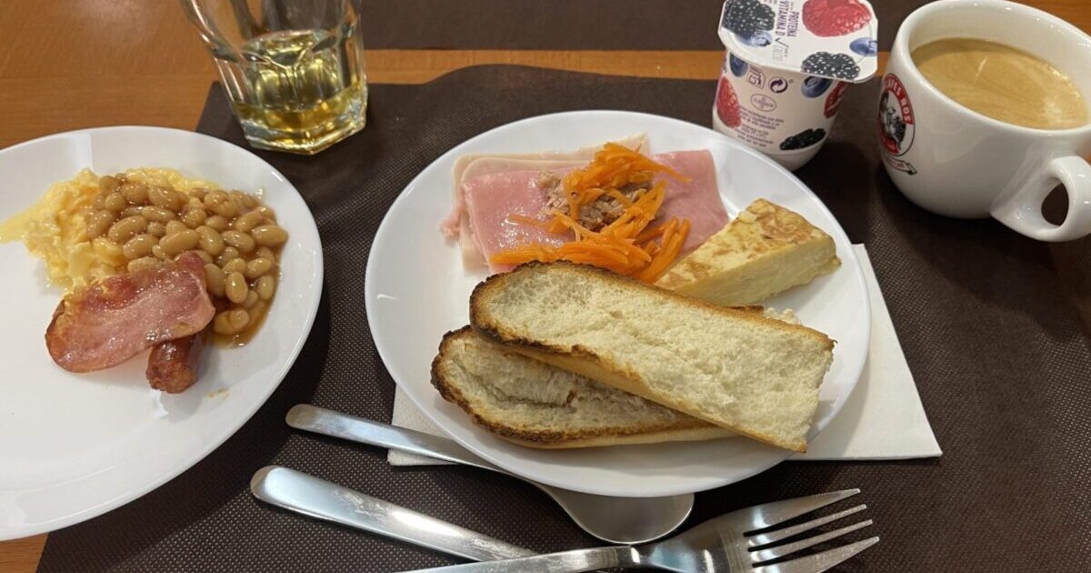 ホテルヴイラドマッド朝食